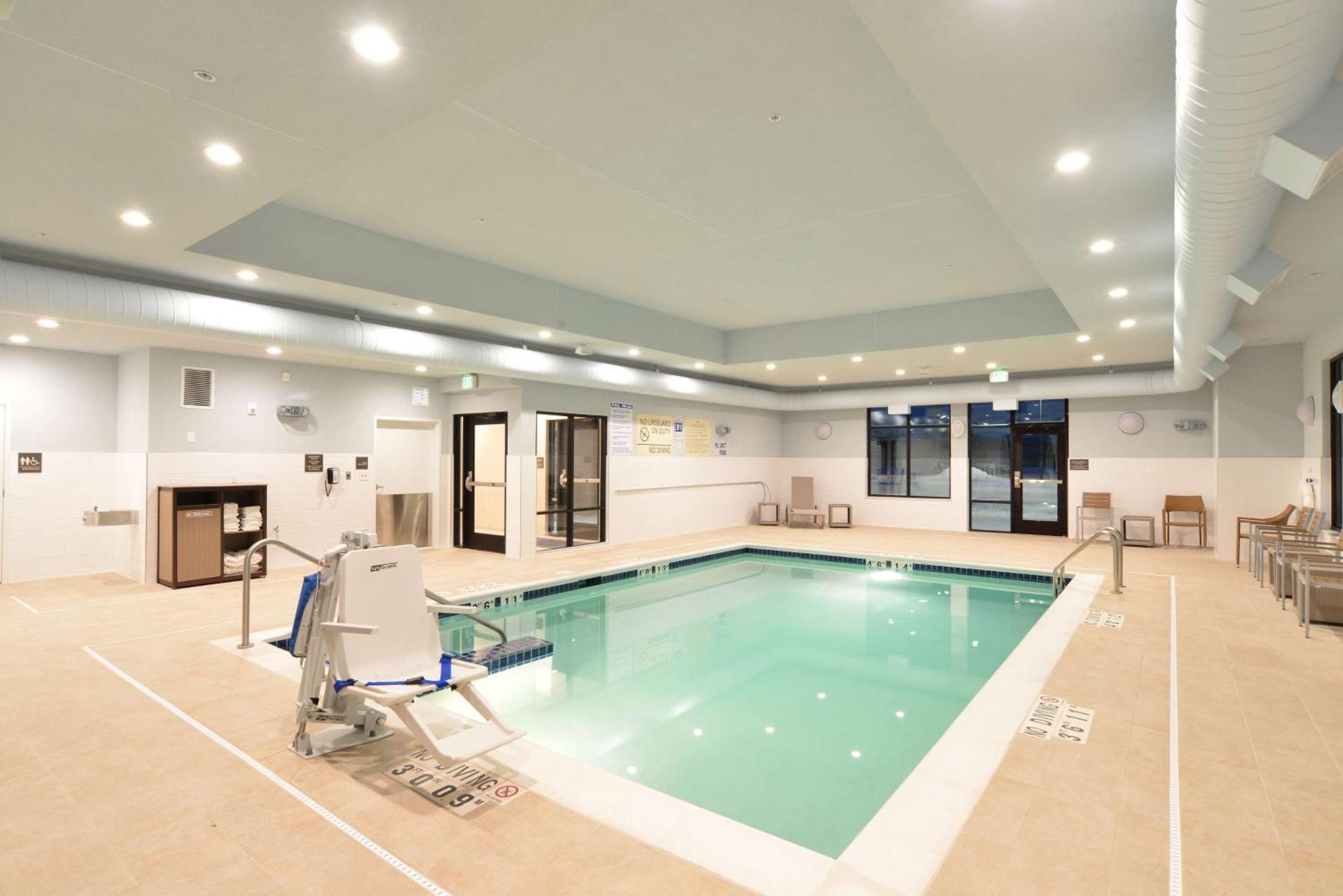 Hampton Inn & Suites Menomonie-Uw Stout Kültér fotó