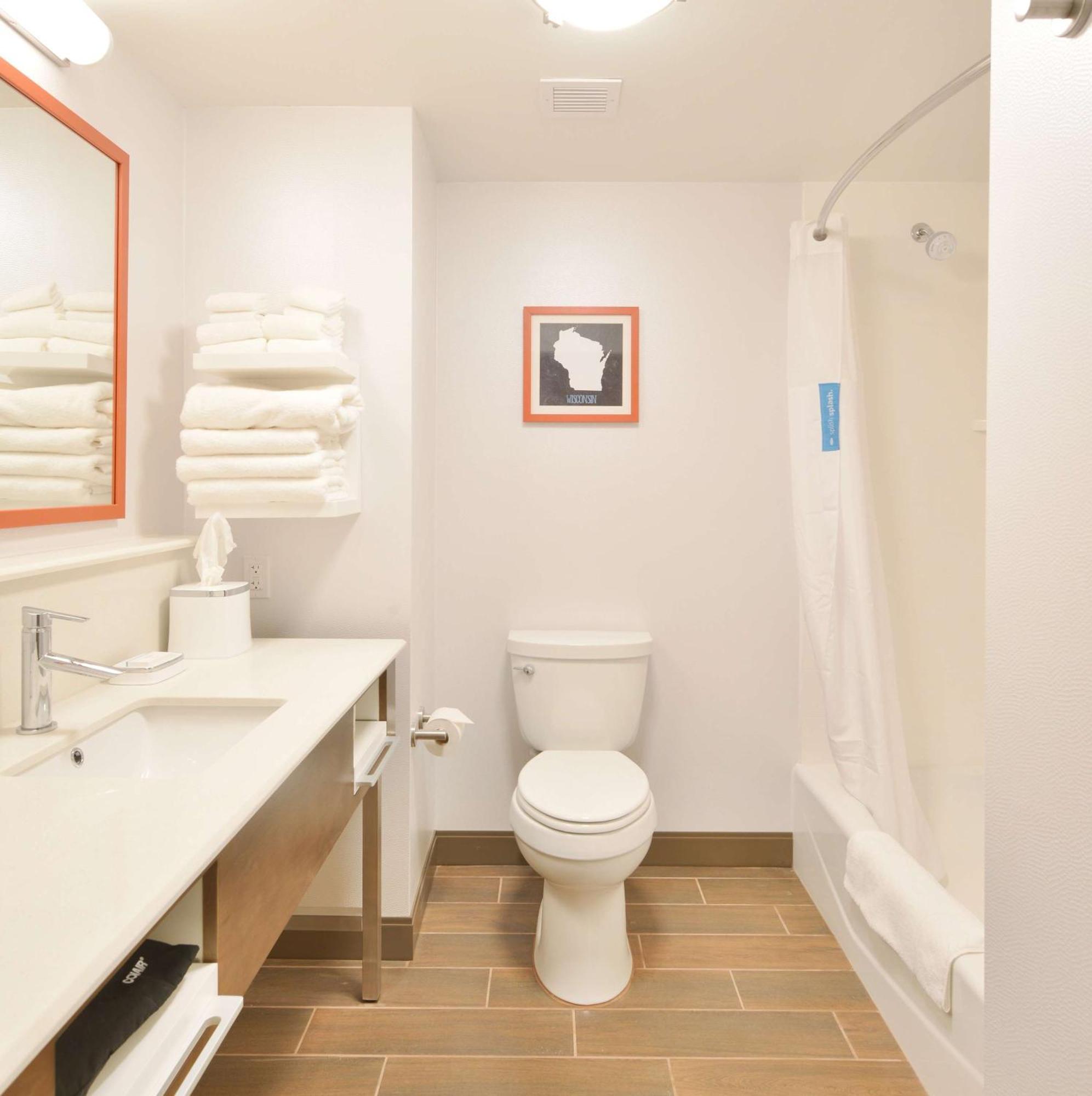 Hampton Inn & Suites Menomonie-Uw Stout Kültér fotó
